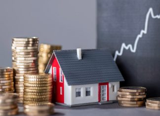 Pause in interest rate hikes helped builder confidence, but traffic still slow